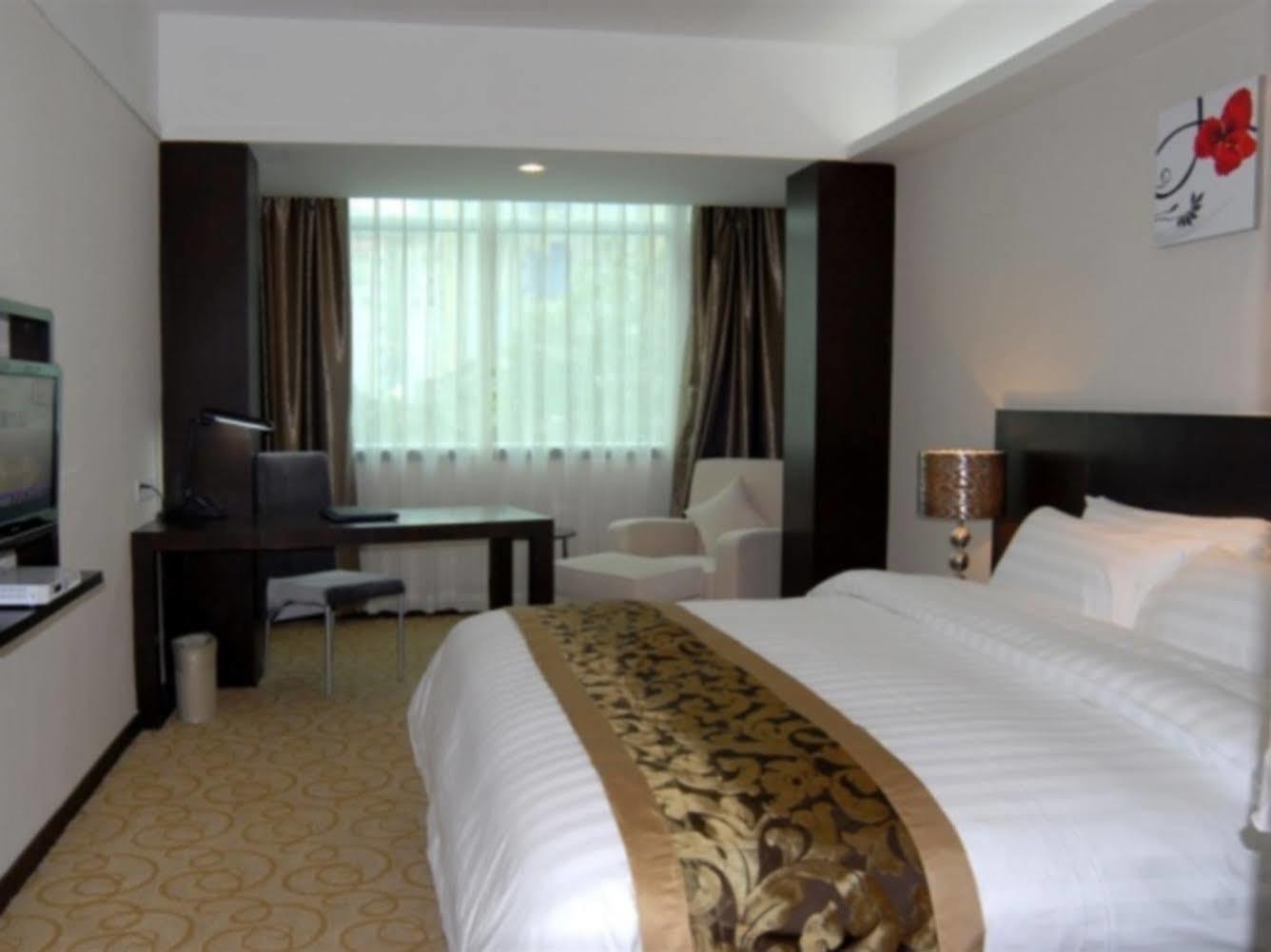 My Pleasant Hotel Шънджън Екстериор снимка